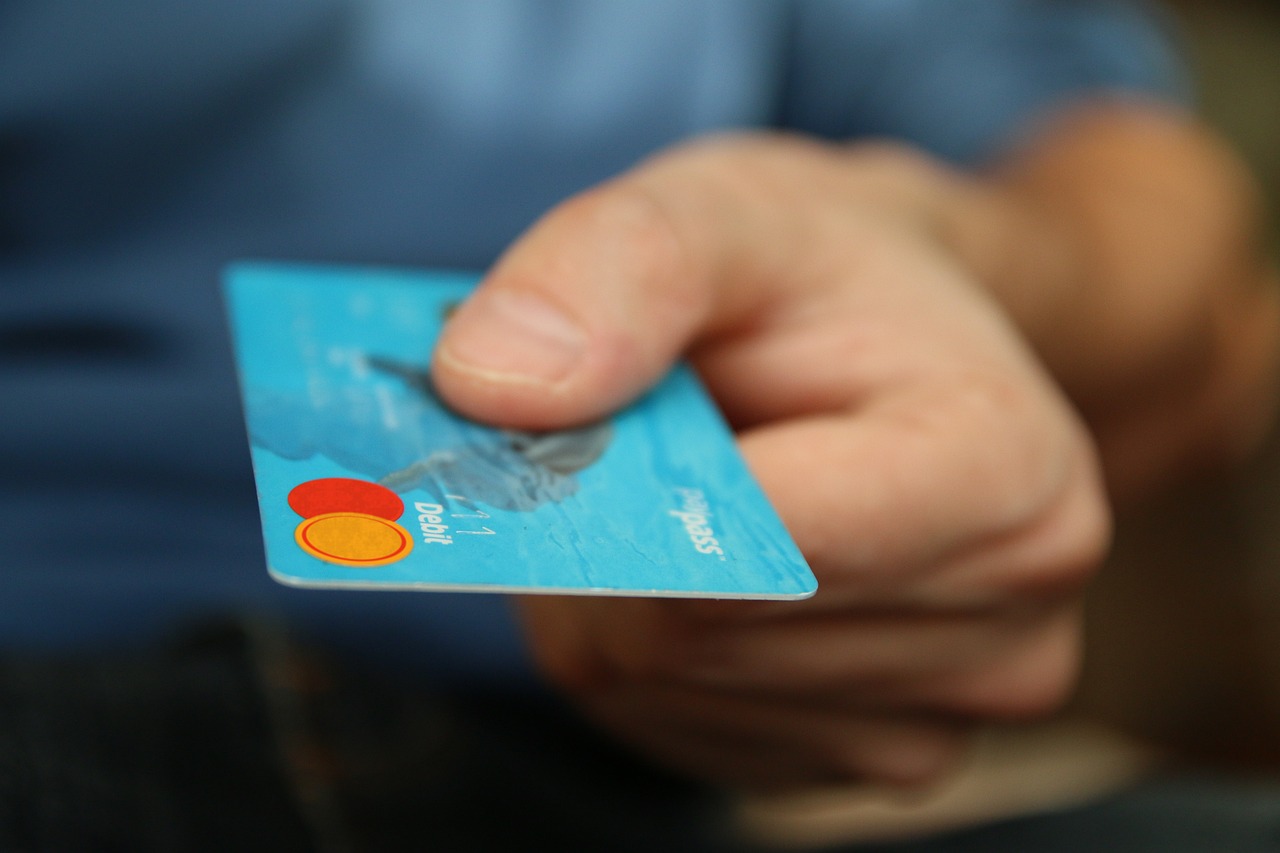 海外で手数料が安いクレジットカードはどれがおすすめ？