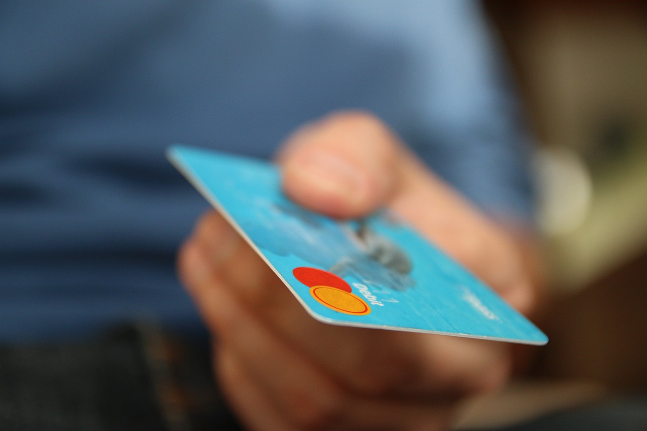 海外で手数料が安いクレジットカードはどれですか？