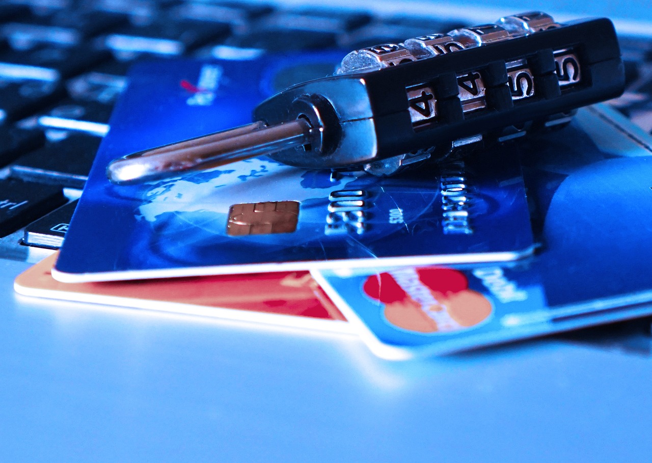 空港ラウンジを無料で利用できるクレジットカードはどれ？